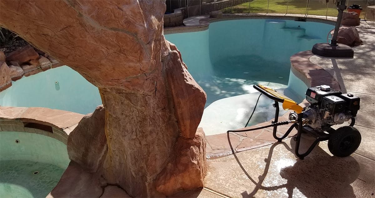 dirty walls cleaned Aquazul pool cleaners in Las Vegas